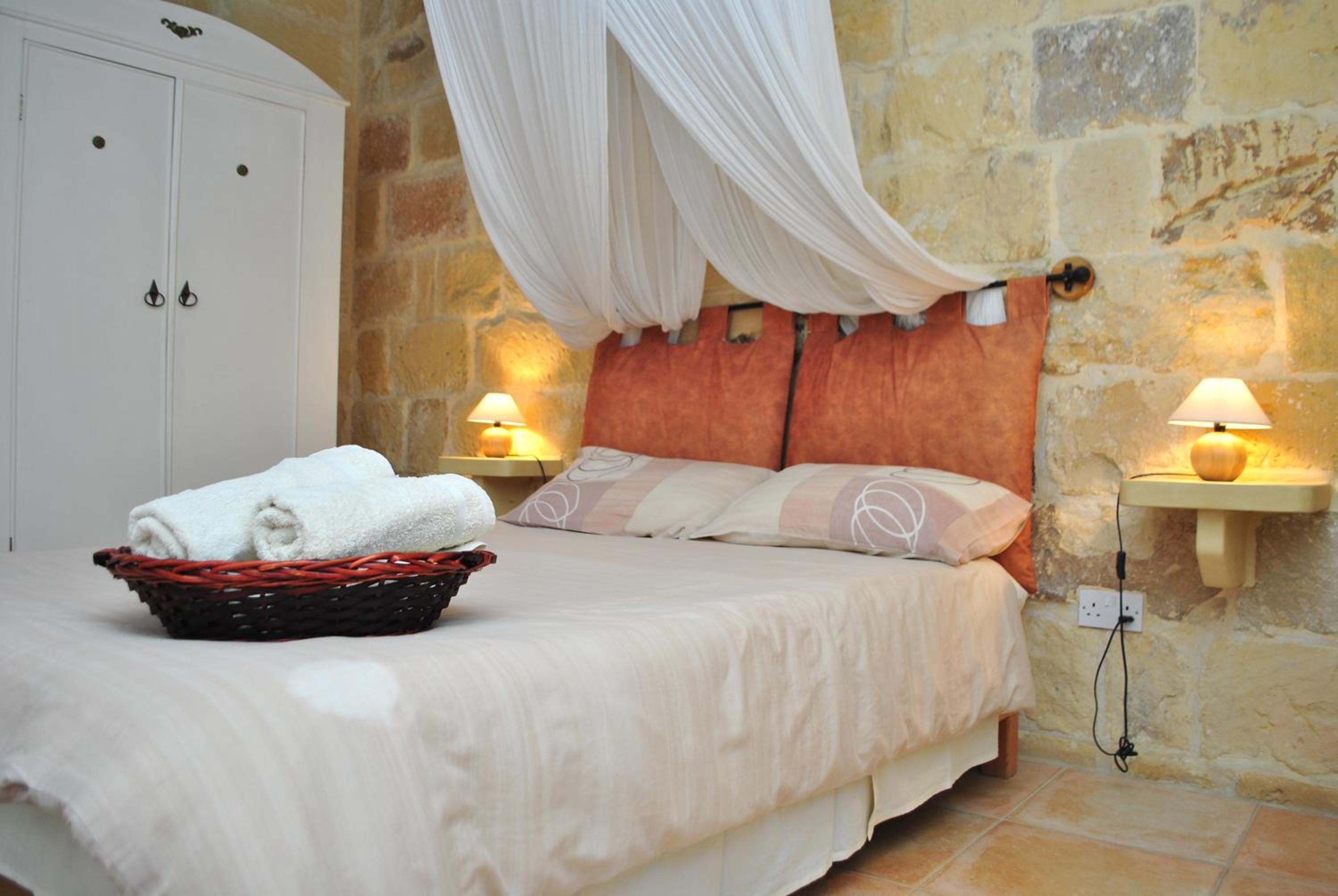 Dar Ghax-Xemx Farmhouse view 2