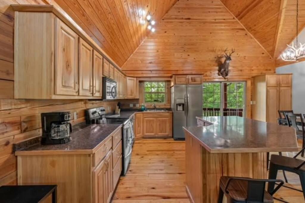 Main Lodge at Lake Forest Cabins