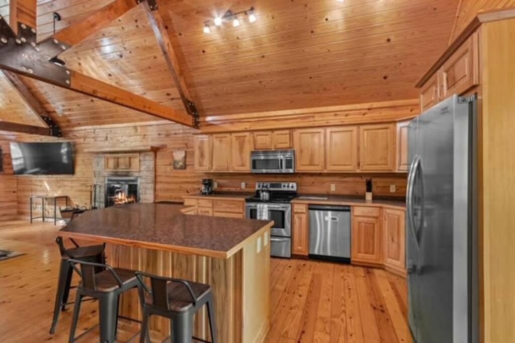 Main Lodge at Lake Forest Cabins