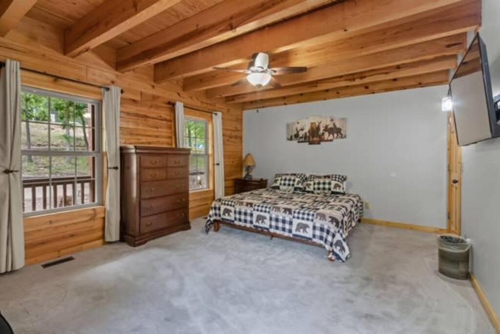 Main Lodge at Lake Forest Cabins