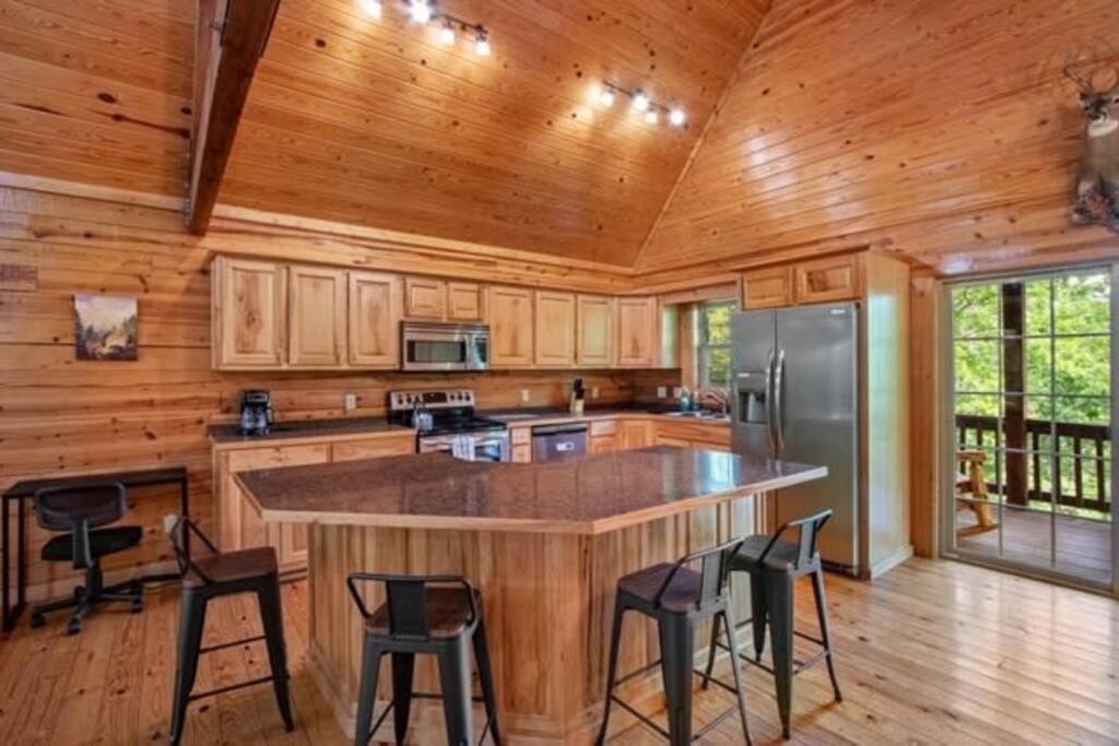 Main Lodge at Lake Forest Cabins