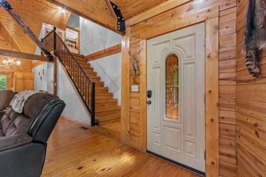 Main Lodge at Lake Forest Cabins