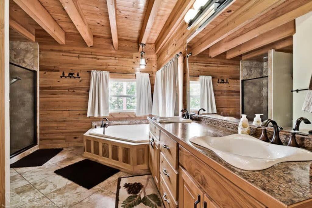 Main Lodge at Lake Forest Cabins