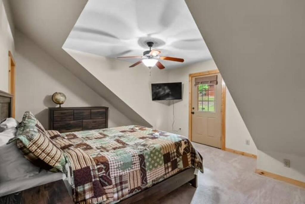 Main Lodge at Lake Forest Cabins
