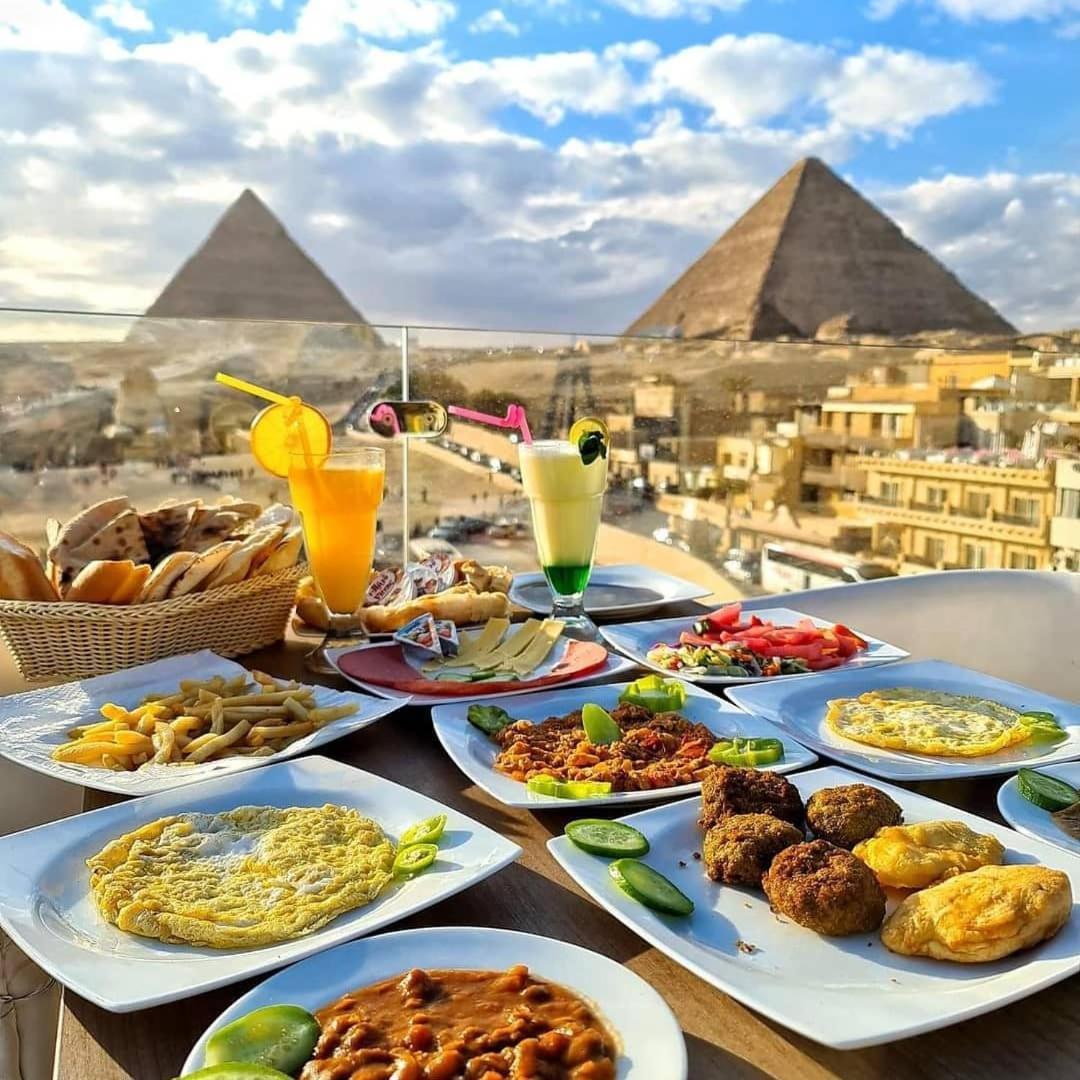 Pyramids Cleopatra