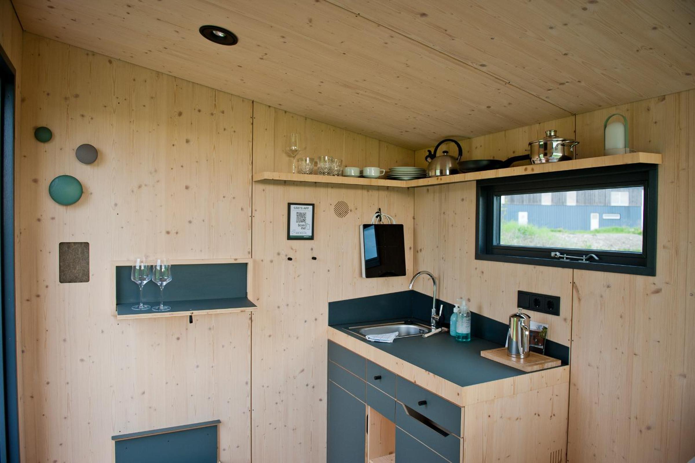 Sleep Space 1 - Green Tiny Spot Dolmar