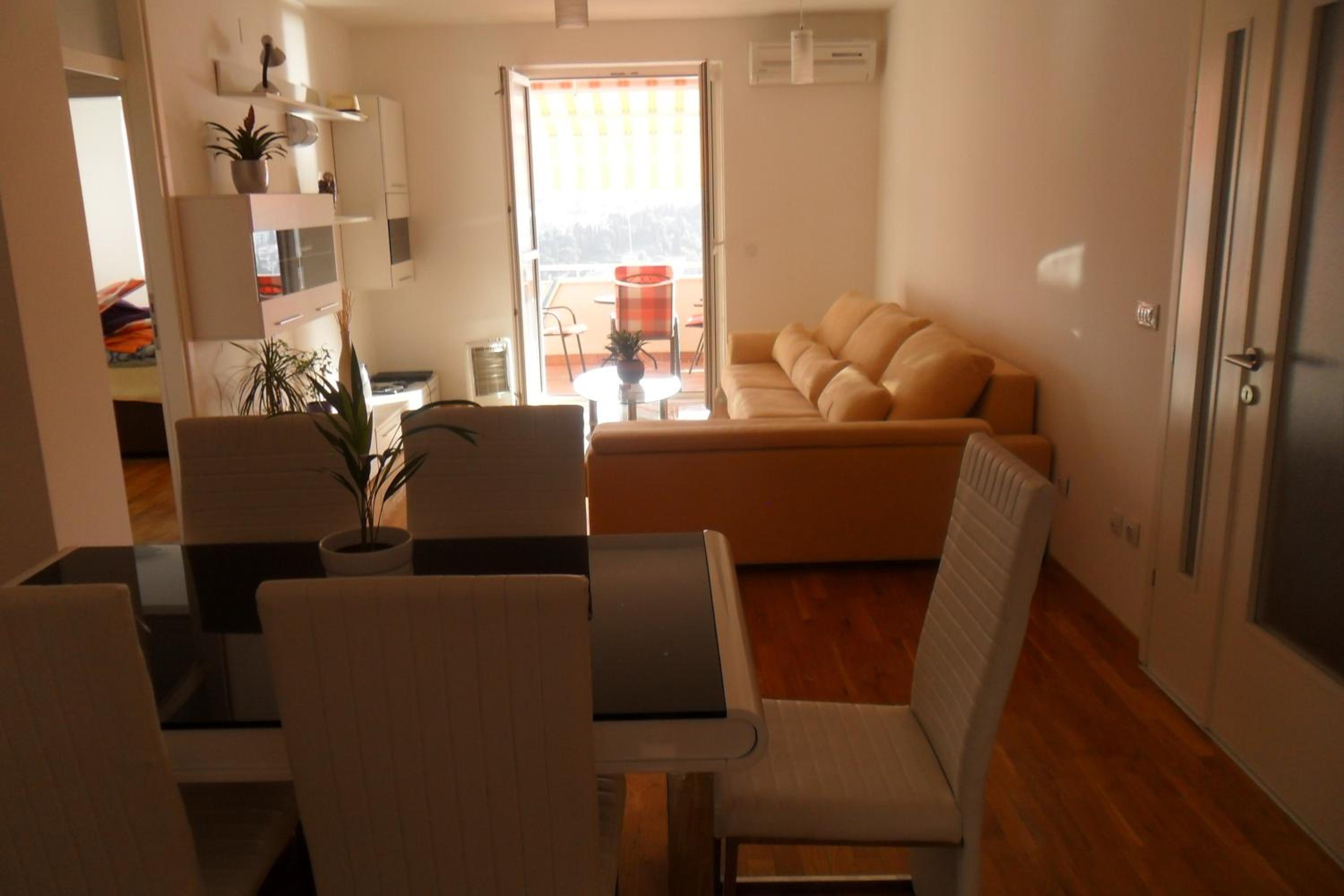 Apartment ANELA with large common tarrace and beautiful sea view