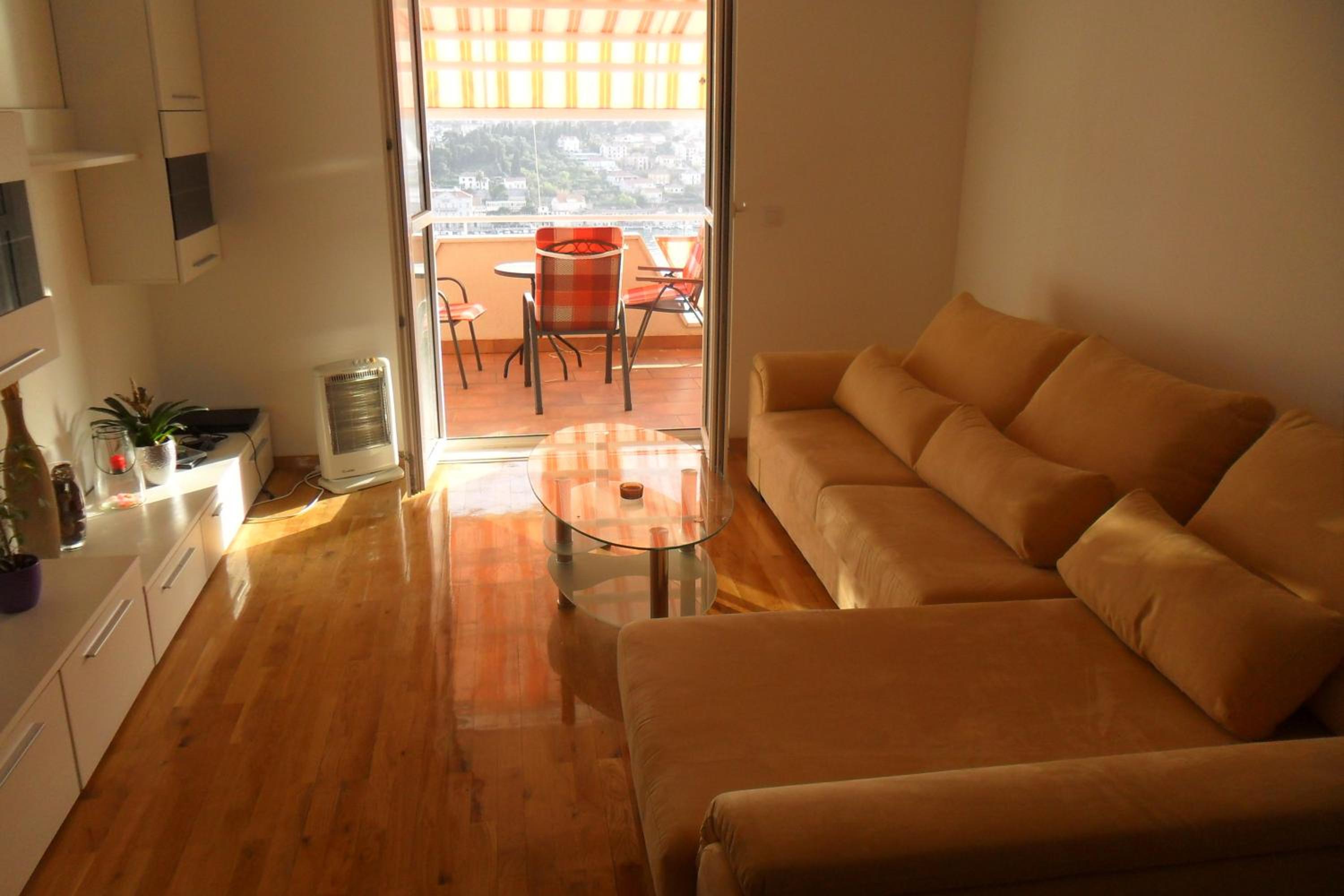 Apartment ANELA with large common tarrace and beautiful sea view