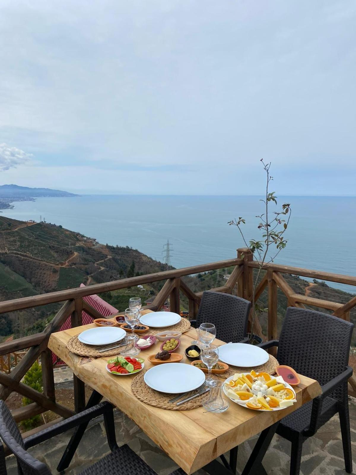 Madağ Bungalov