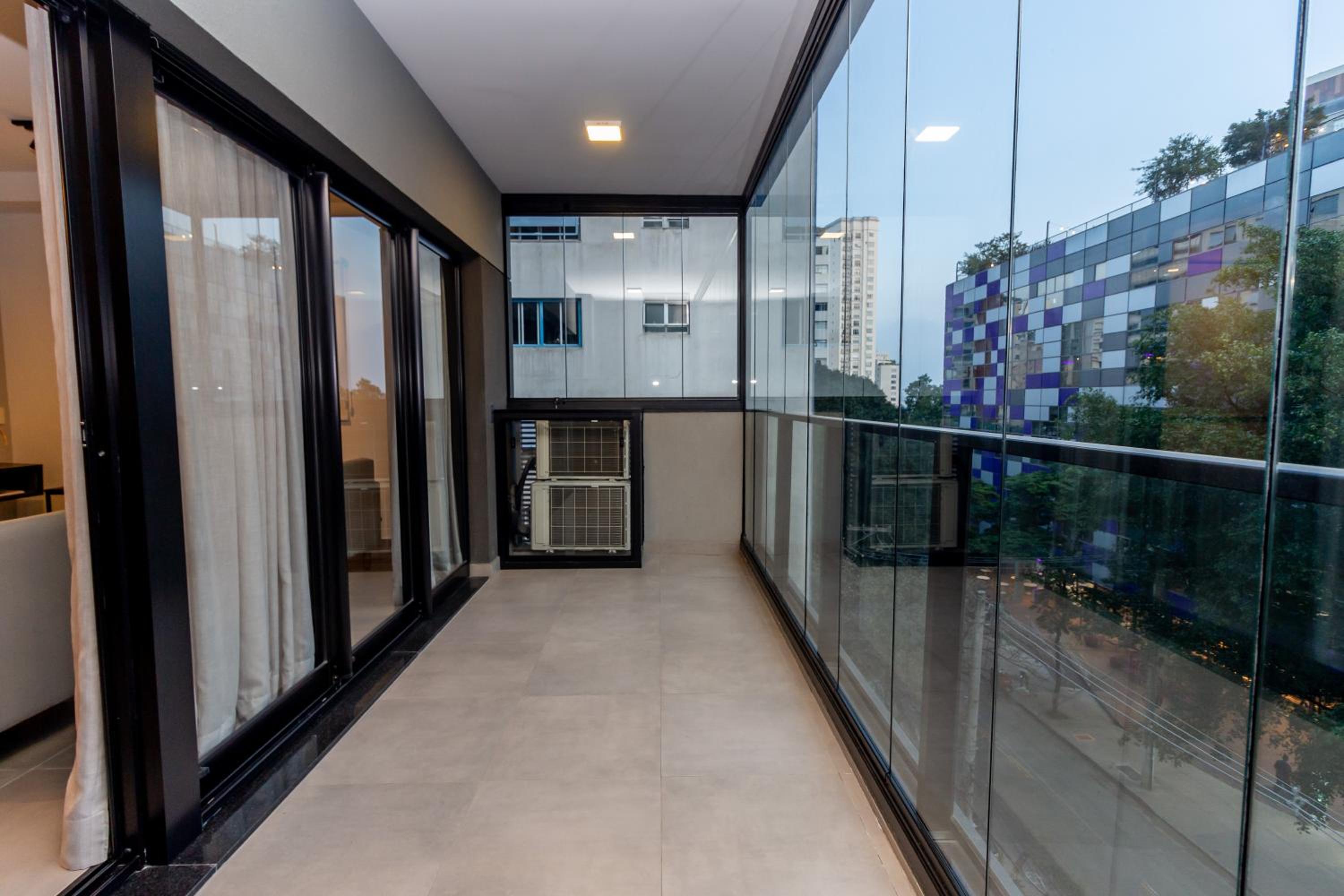 360 VN Capote Valente by Housi