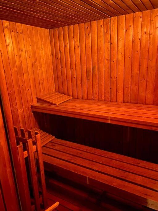 Superbe appartement avec jardin, sauna et jacuzzi