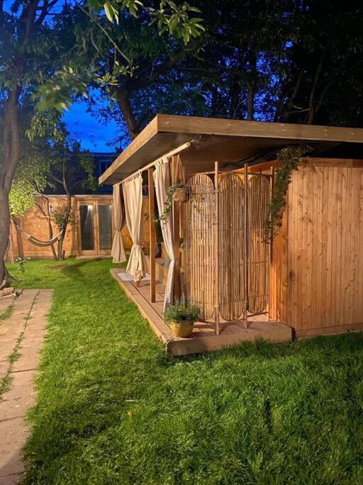Superbe appartement avec jardin, sauna et jacuzzi