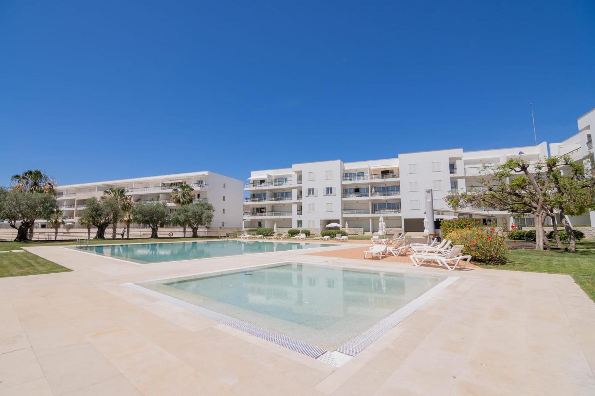 Marina Retreat - An exquisite 2 bedroom apartment on the Lagos Marina view 5