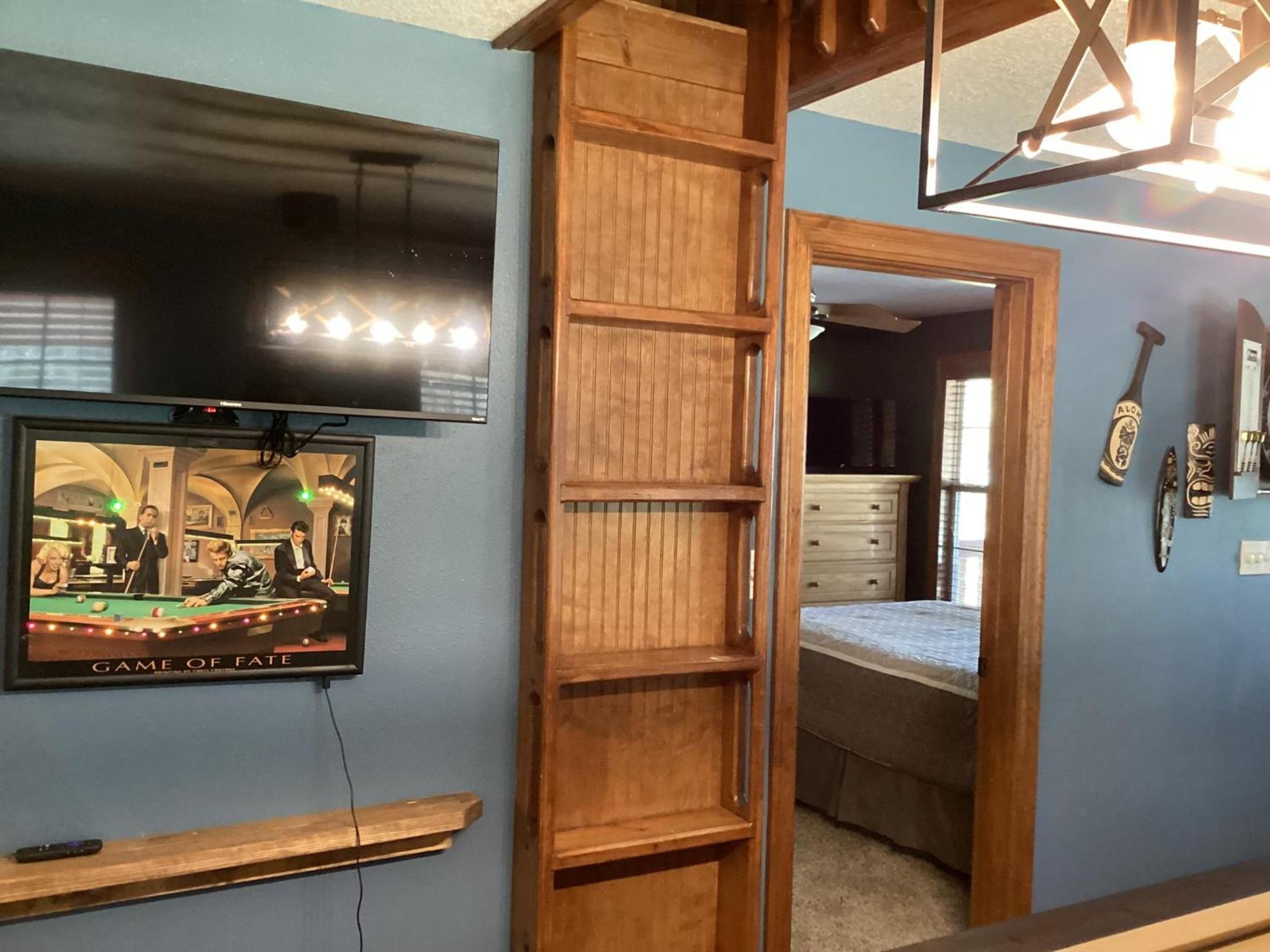 The Manor- 4 BR Home with Pool Table, Swimming Pond and Sand Volleyball view 4