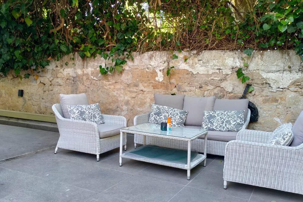 Beautiful Villa with Garden Princess Islands