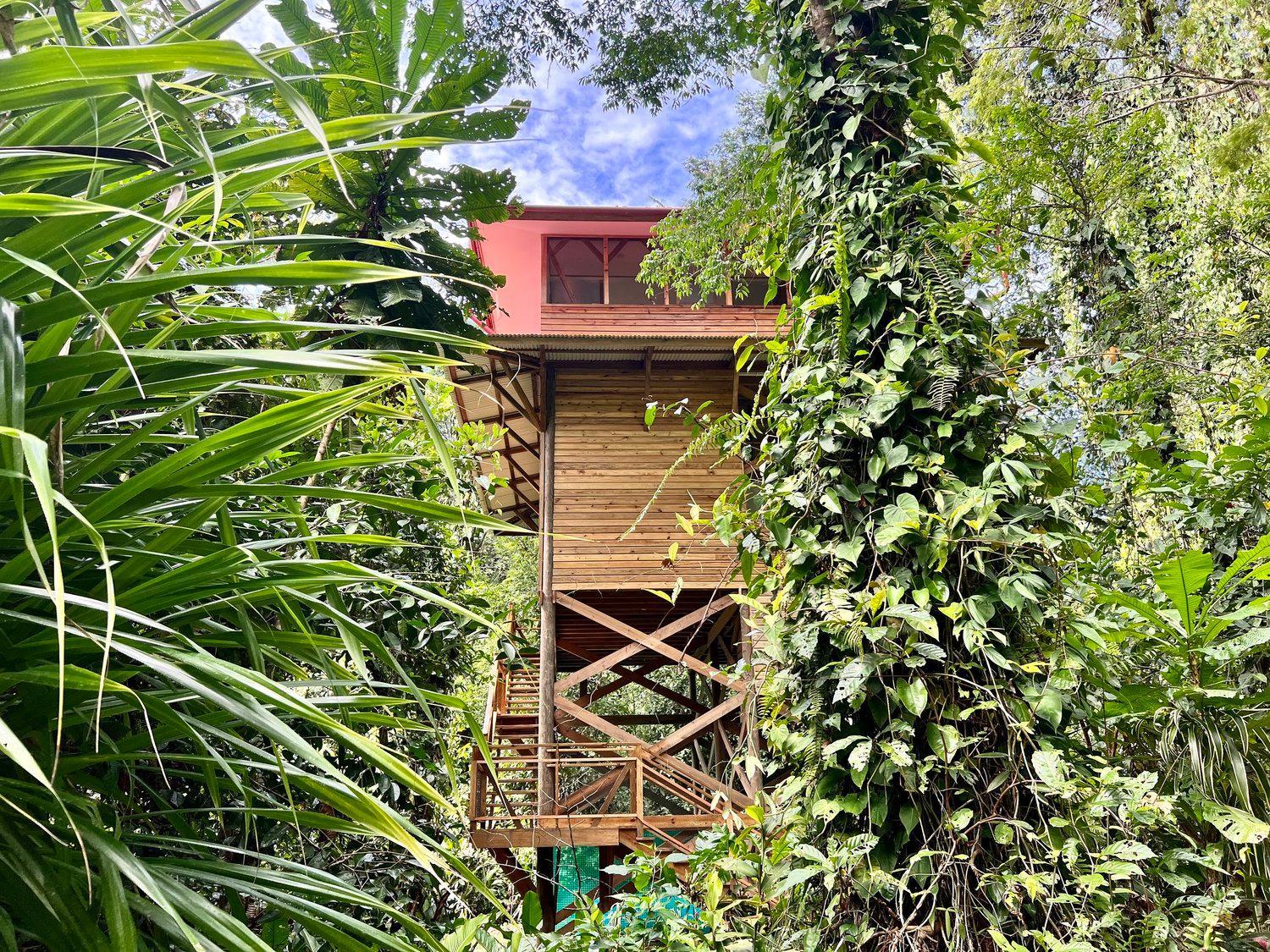 Casa Cayuco Eco-Adventure Lodge