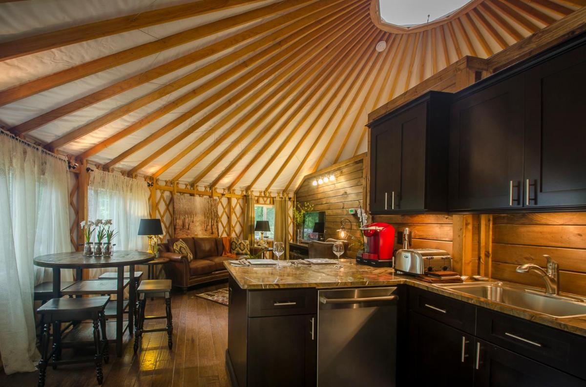 Spring Ridge Luxury Yurt - Creekside Glamping with Private Hot Tub view 5