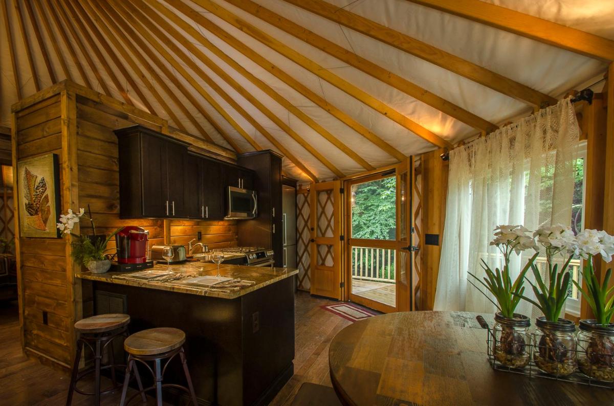 Spring Ridge Luxury Yurt - Creekside Glamping with Private Hot Tub view 2