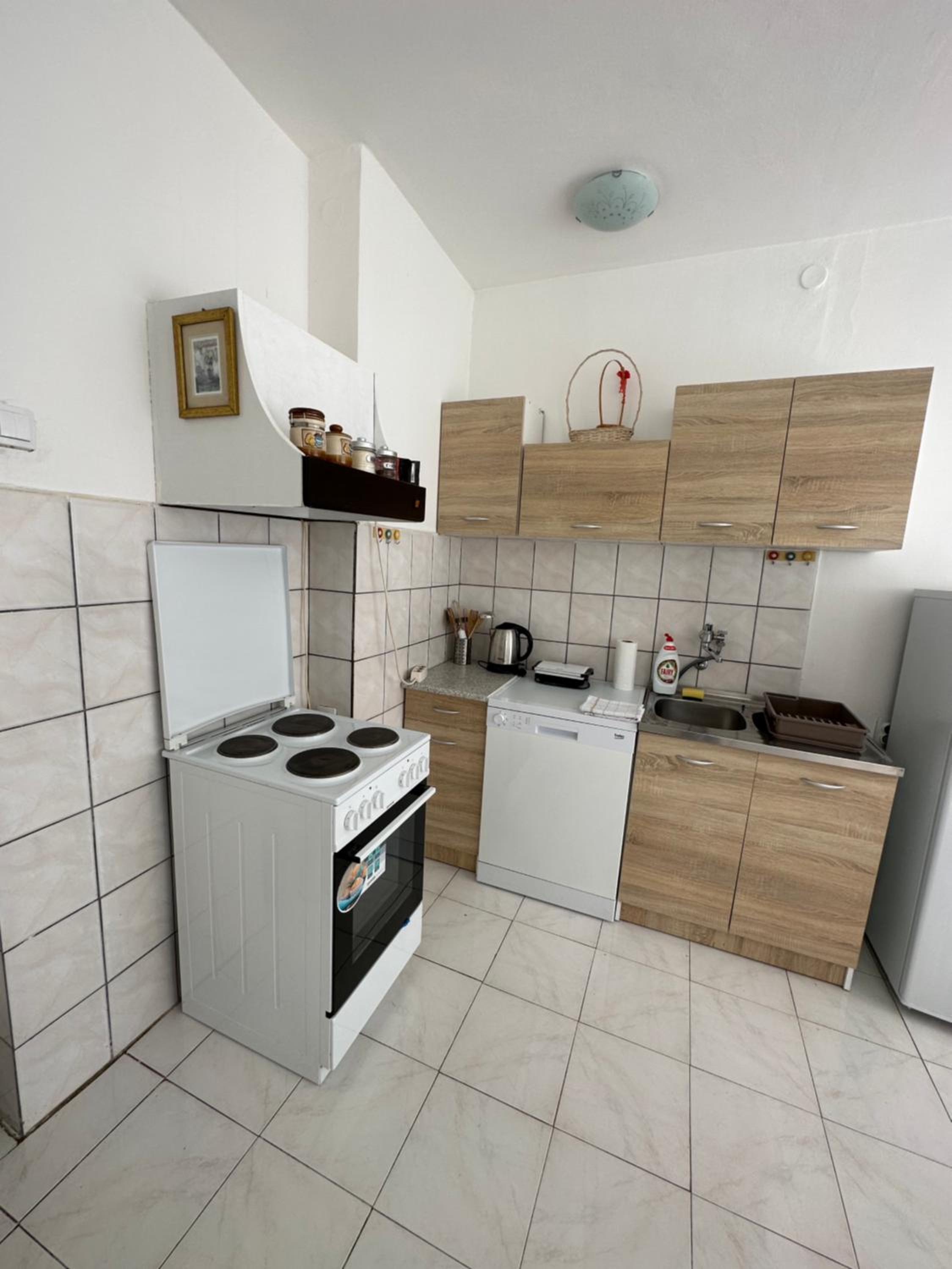 One bedroom apartment in great location view 3