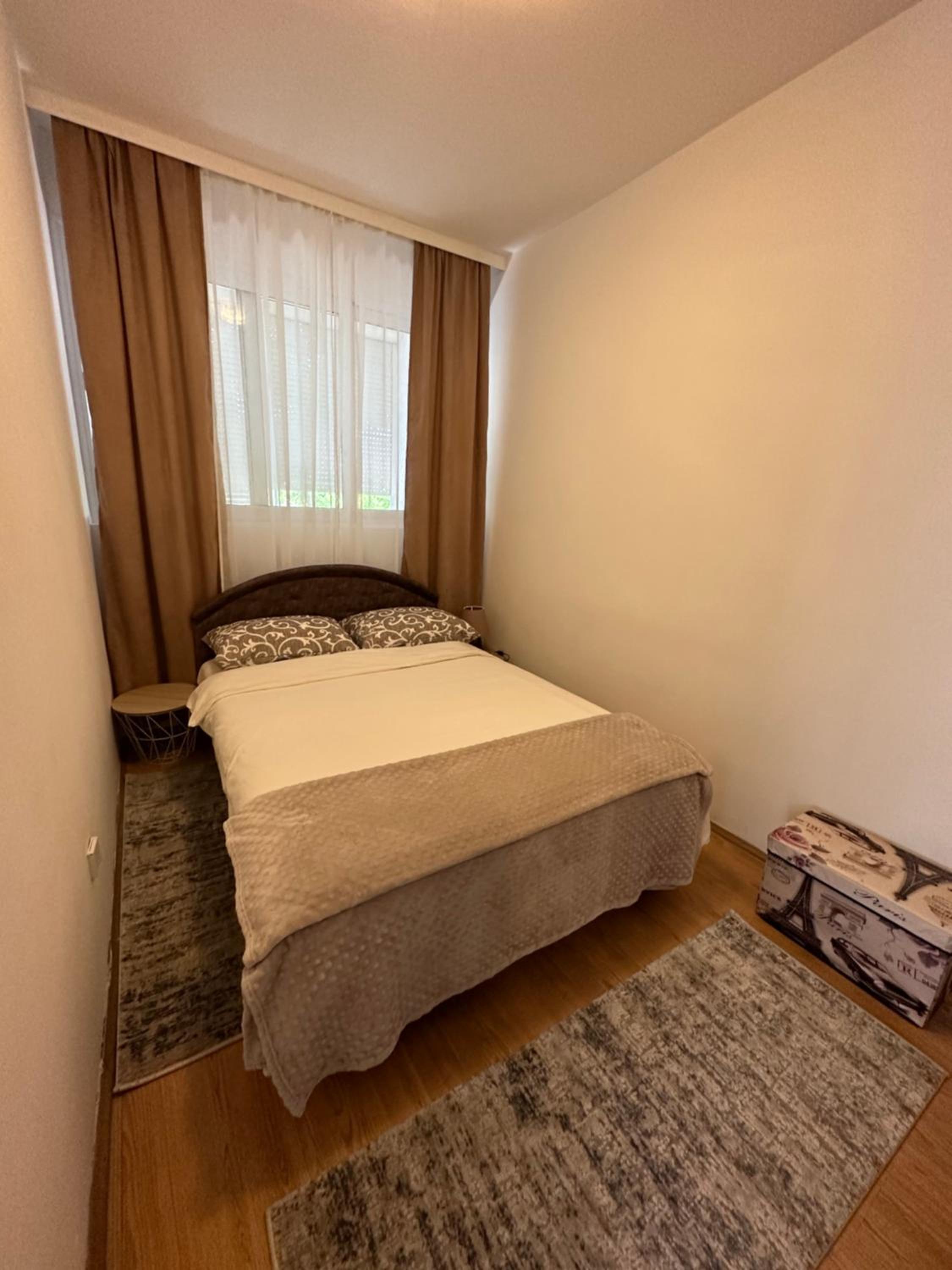 One bedroom apartment in great location view 5