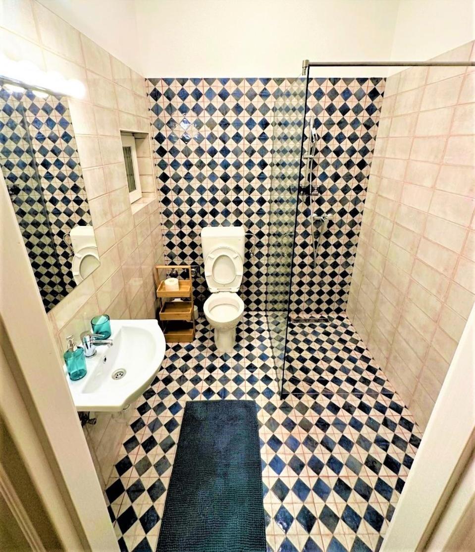 TRAVELERS AWARD WINNING PLACE IN THE HEART OF BUDAPEST Apartment Kamilla view 4