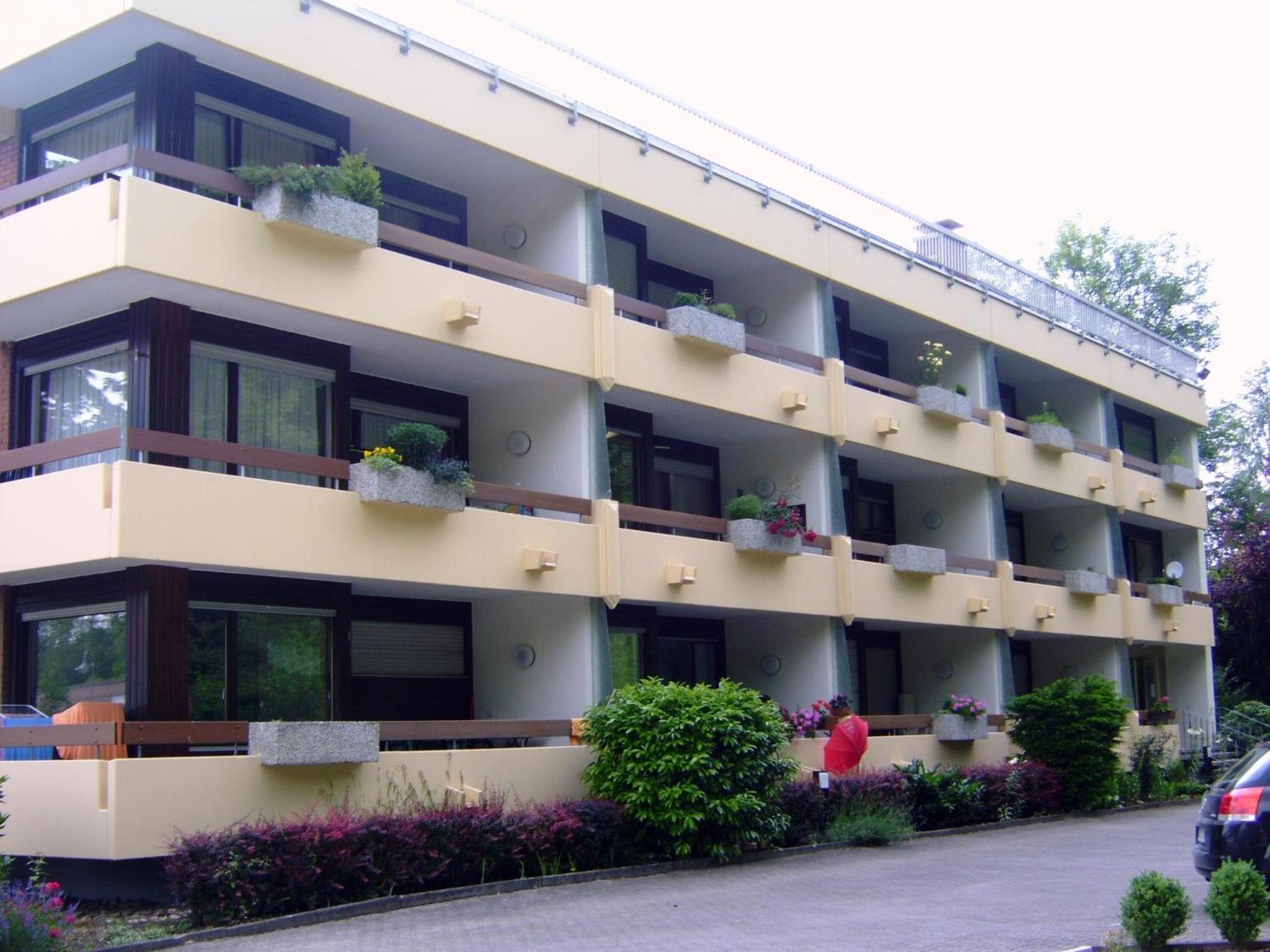 Appartementhaus im Grün