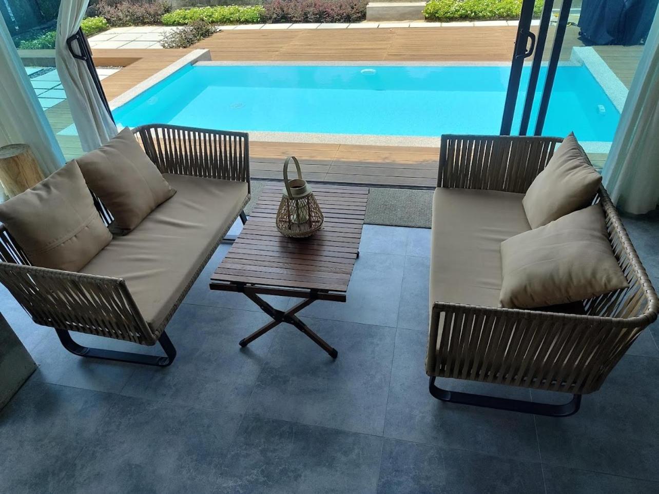 Ocean Nadi 4 Bedrooms Beachfront Villa PD
