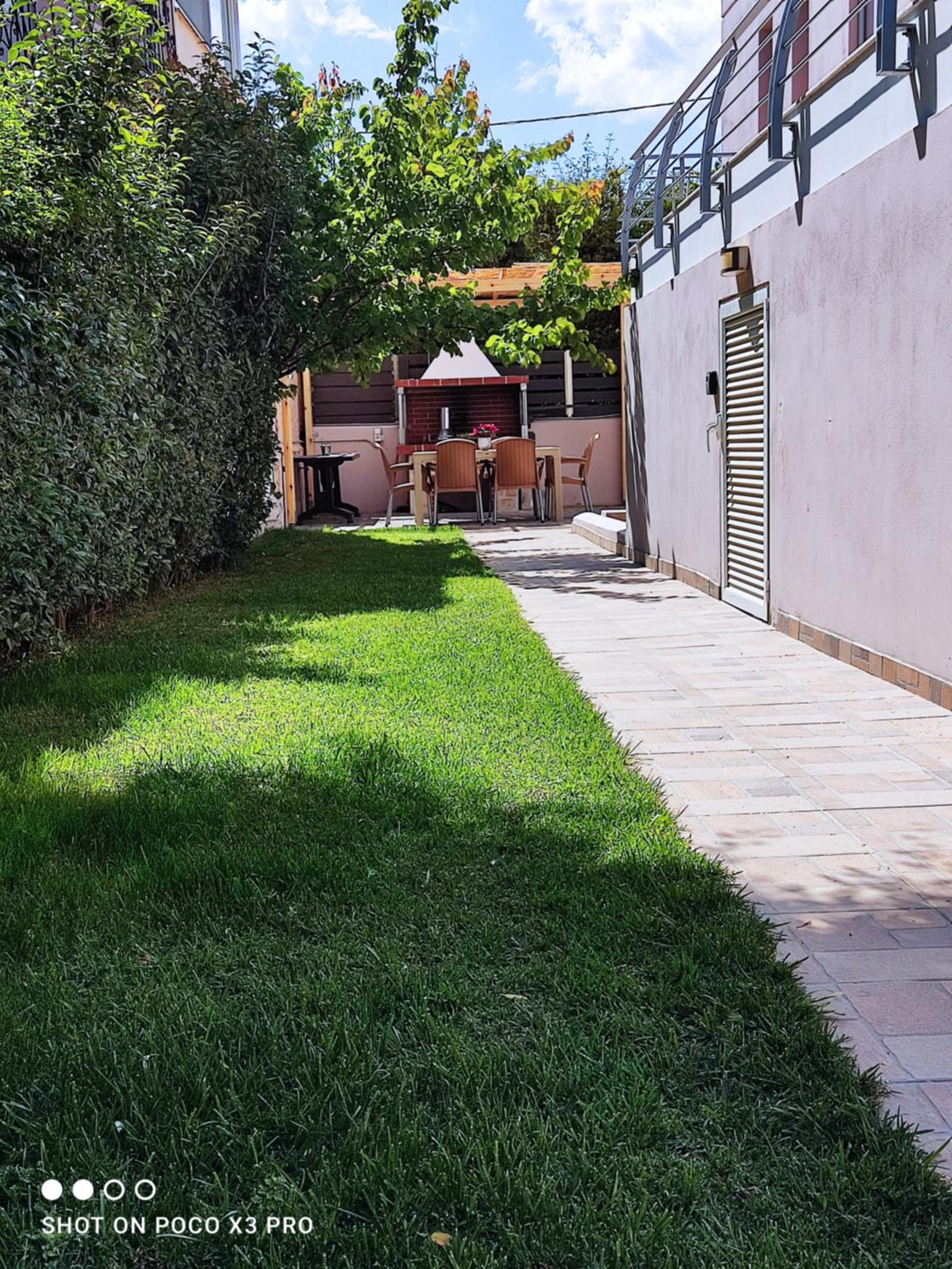 Photo 32