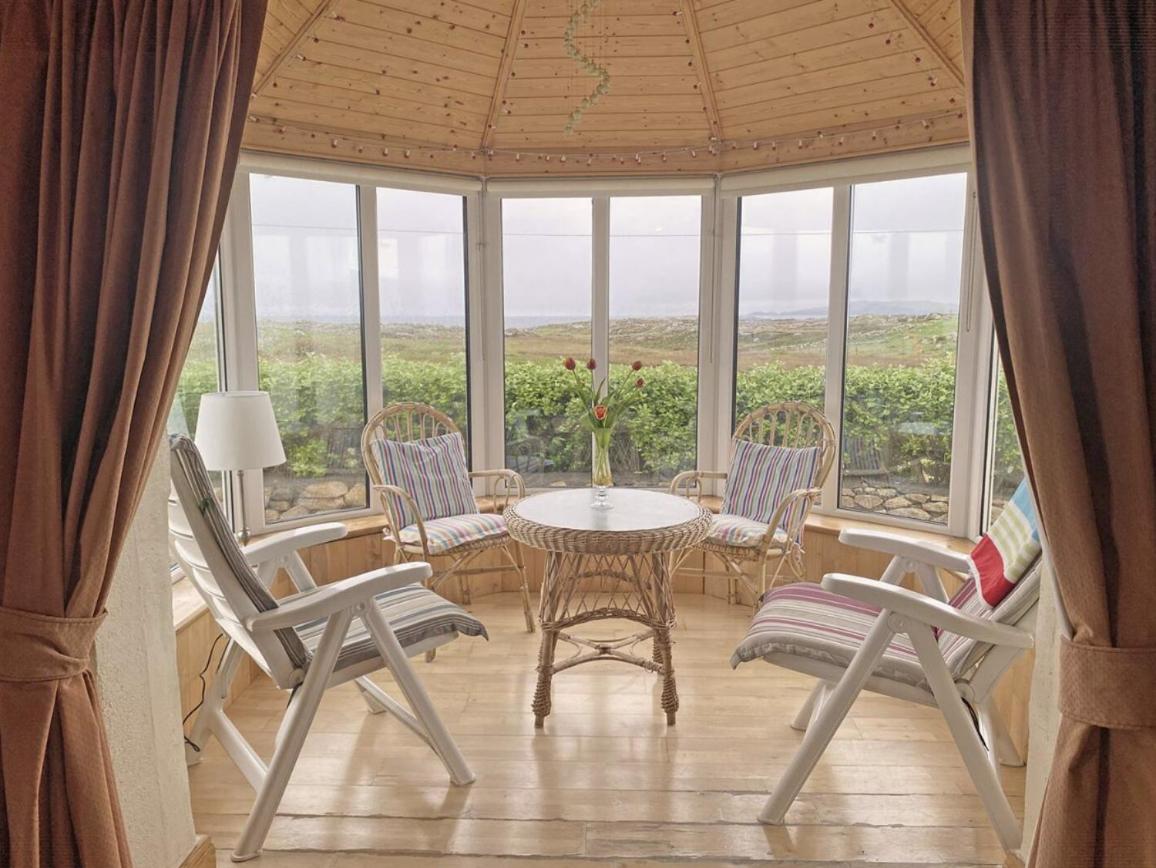 Lands End Cottage - Connemara
