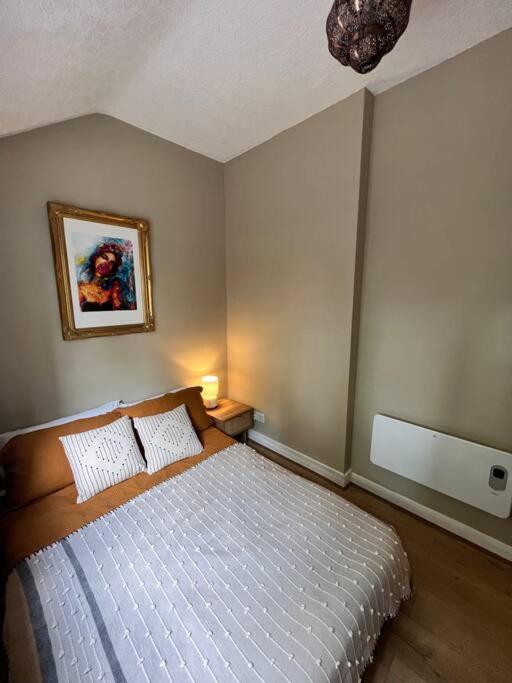 Beautiful flat sleeps 4 in Taplow Maidenhead Near Windsor and Ascot racecourses Near Legoland view 5