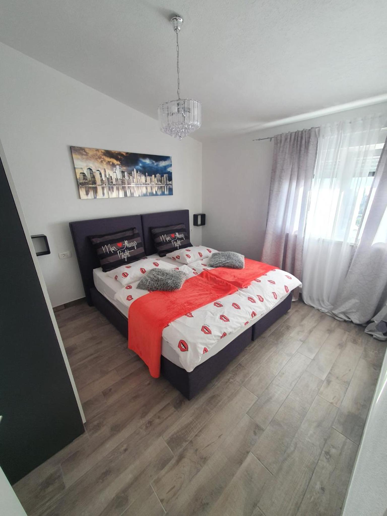 Apartman Luis Light view 4
