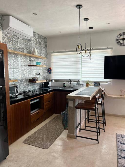 A Sweet modern condo by the beach for Digital Nomads view 2