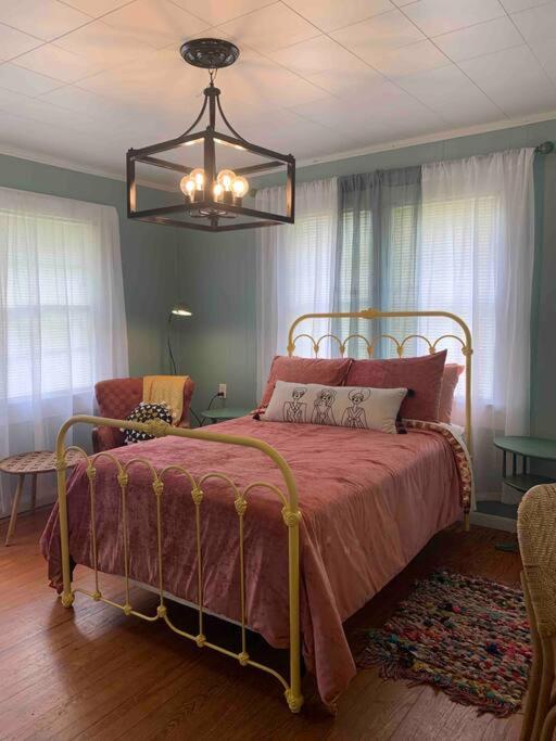 The Jungalow - Property Image 1