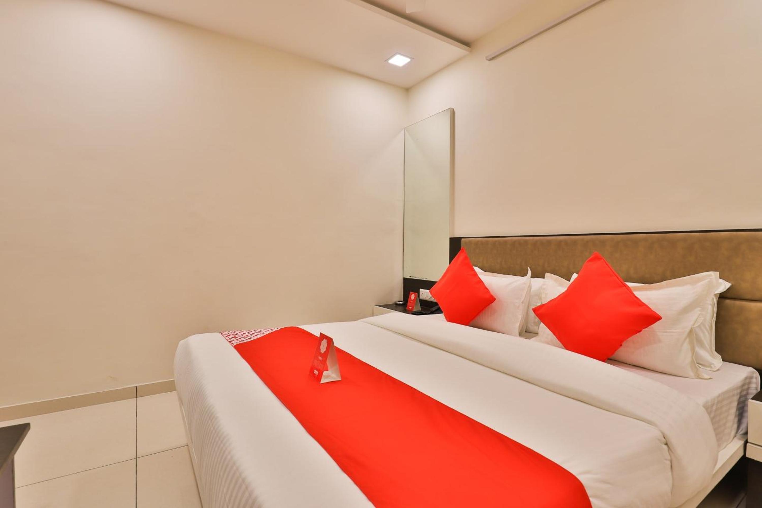 OYO Hotel Raadhe