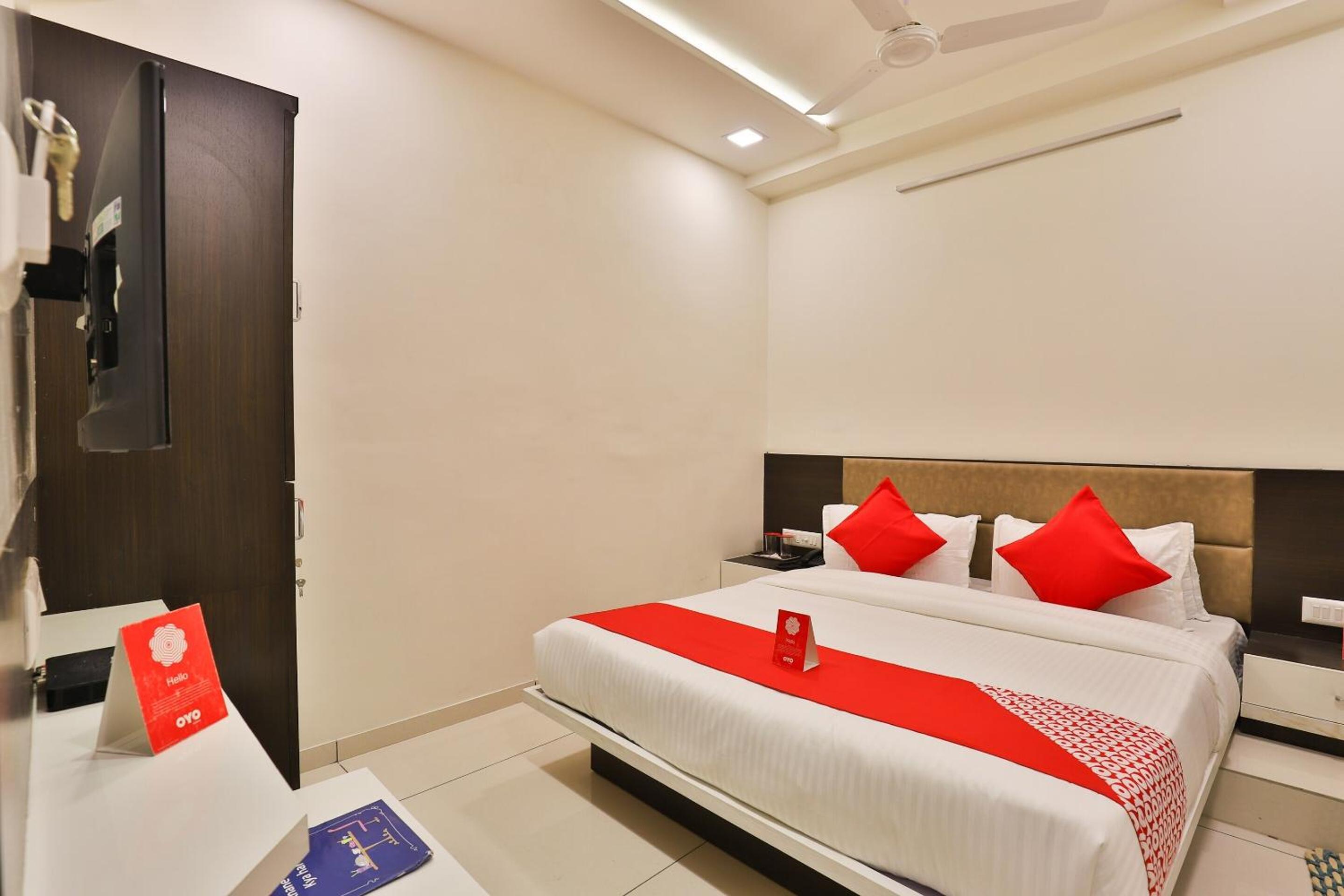 OYO Hotel Raadhe