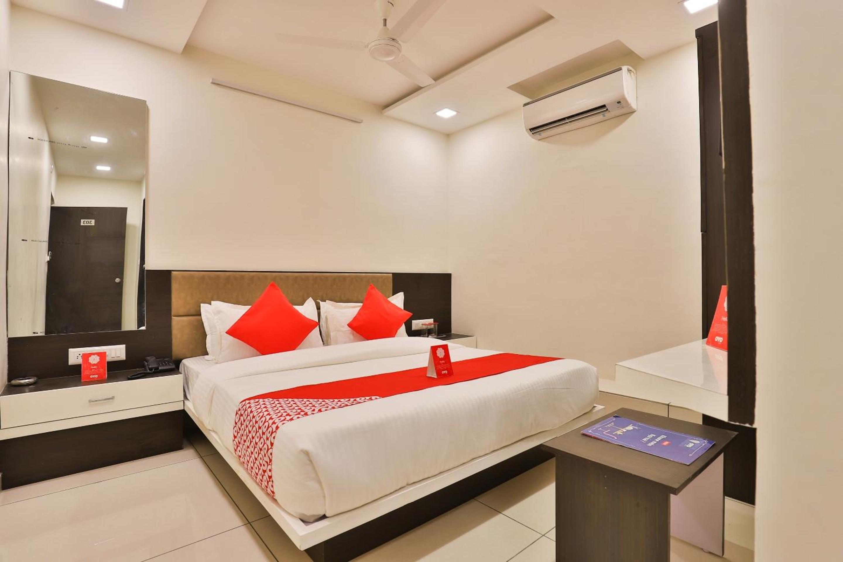OYO Hotel Raadhe