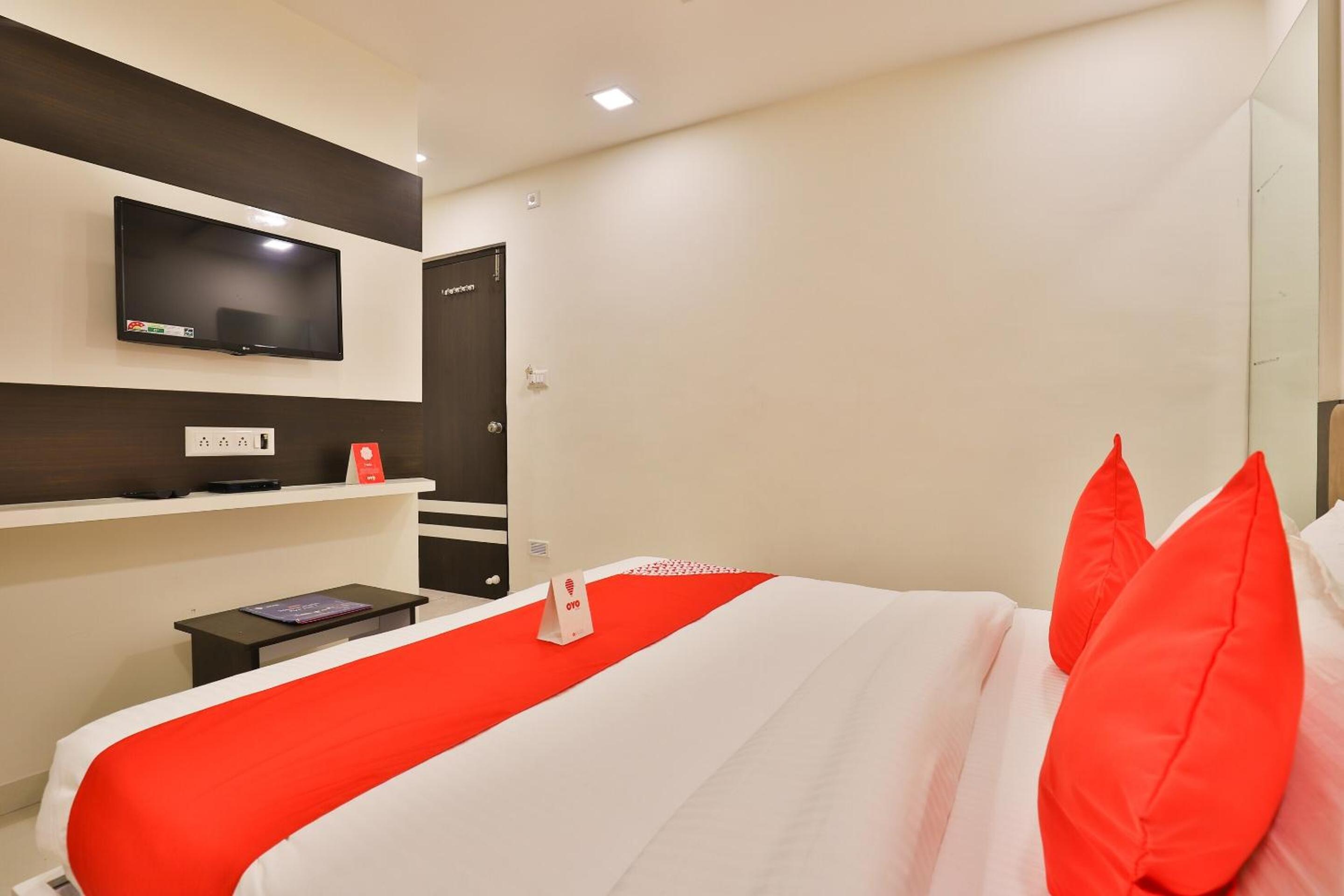 OYO Hotel Raadhe