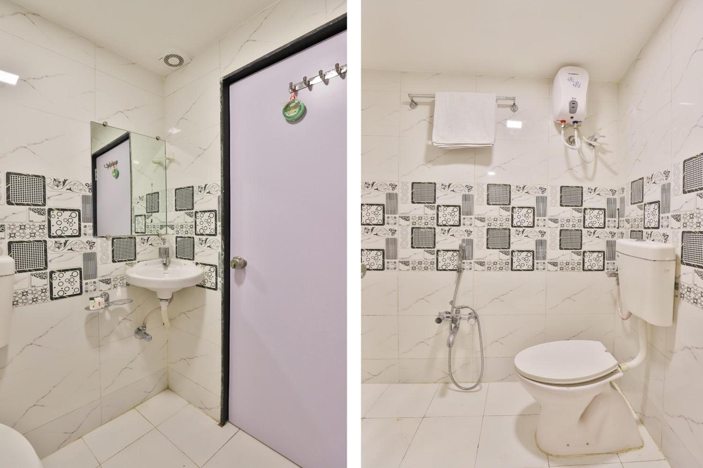 OYO Hotel Raadhe