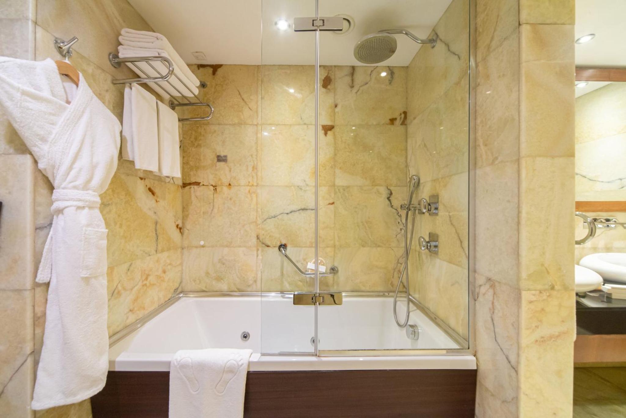 Crowne Plaza Istanbul Harbiye, an IHG Hotel - Image 126