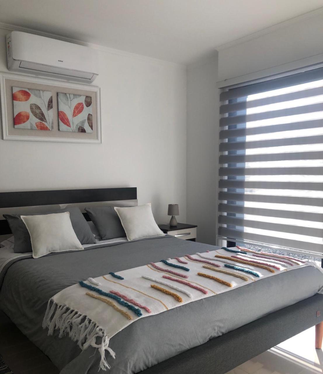 Departamento Los Canelos, a metros de Avenida Las Industrias- Incluye, NETFLIX DirecTV aire acondicionado, Internet