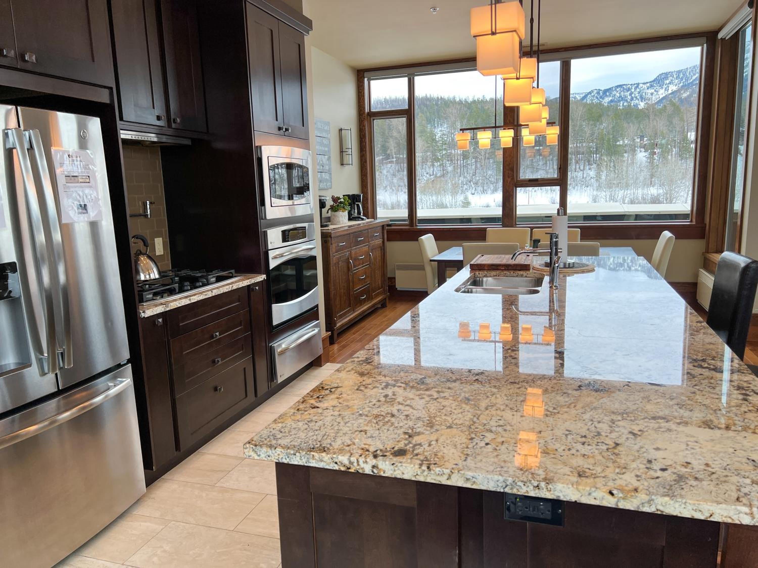 Luxurious 901 Condos by Fernie Central Reservations