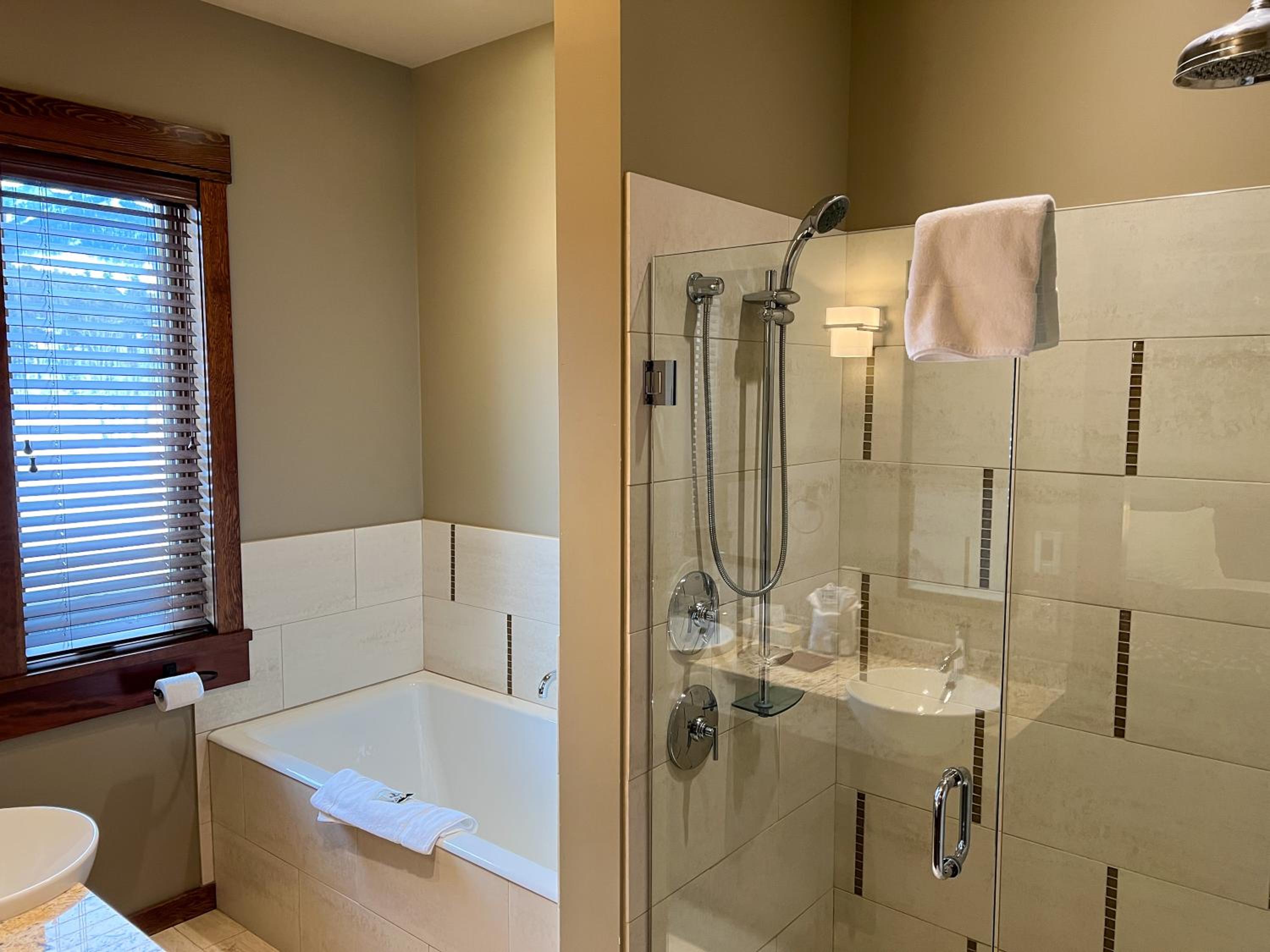 Luxurious 901 Condos by Fernie Central Reservations
