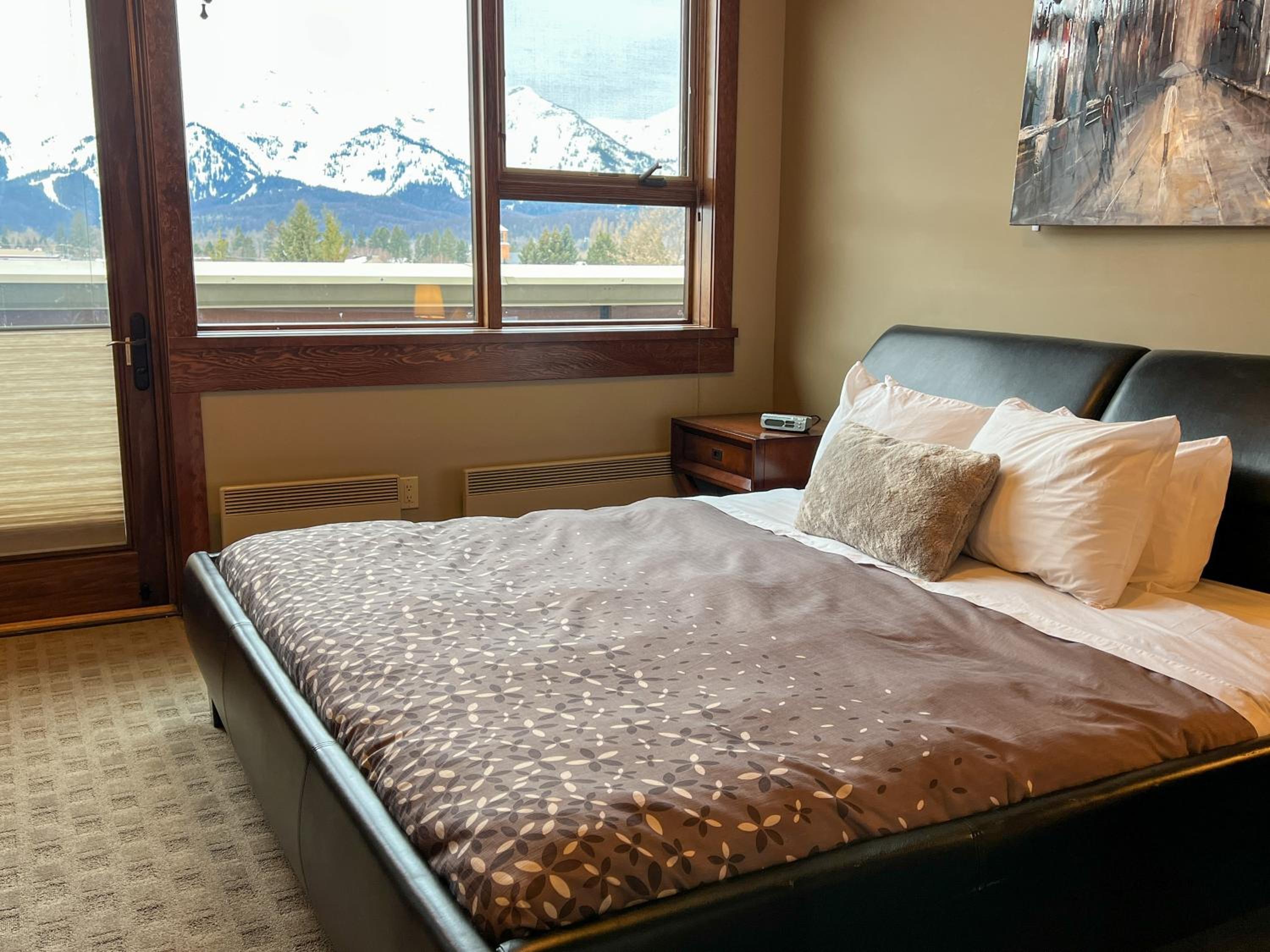 Luxurious 901 Condos by Fernie Central Reservations