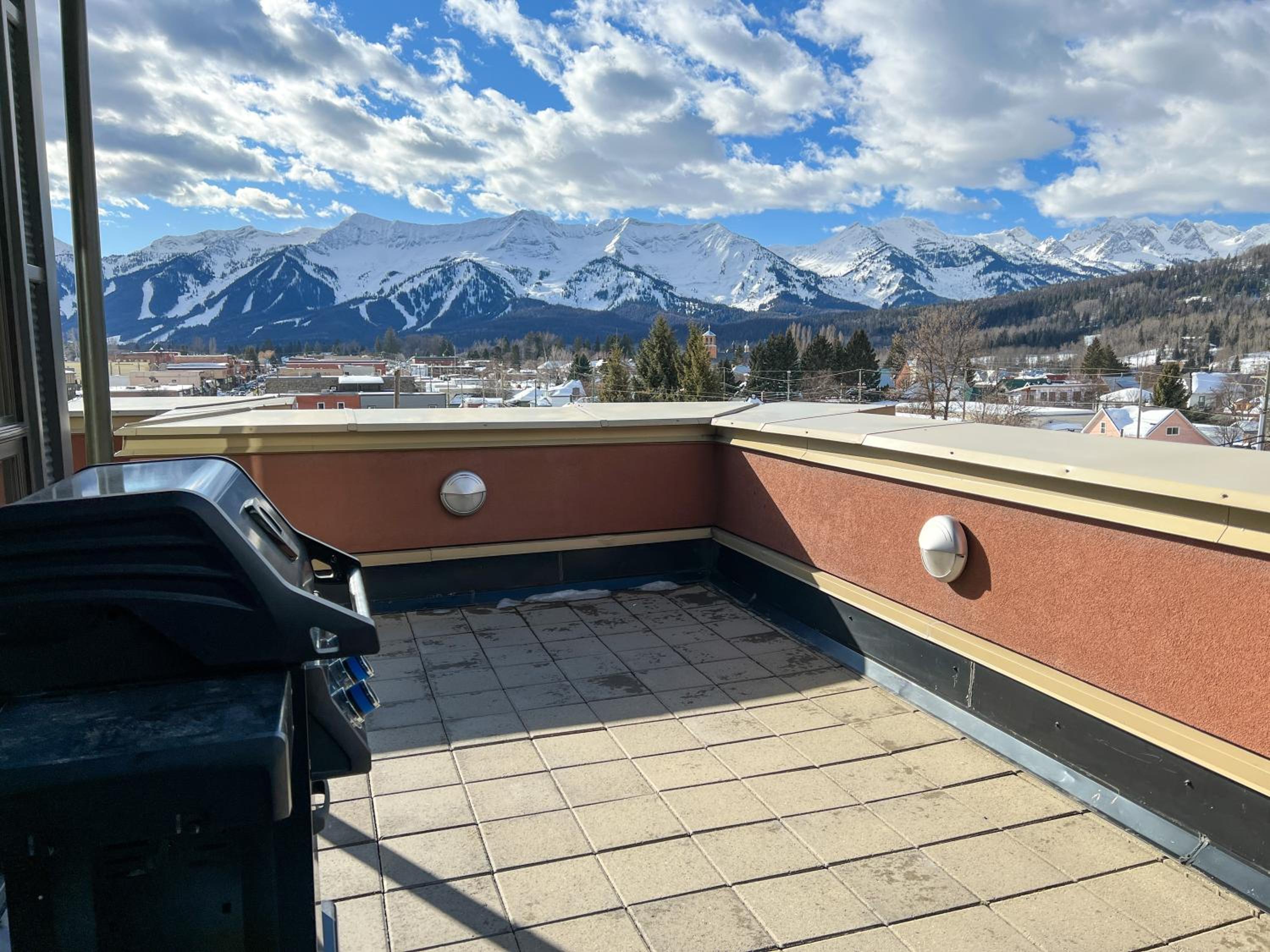 Luxurious 901 Condos by Fernie Central Reservations