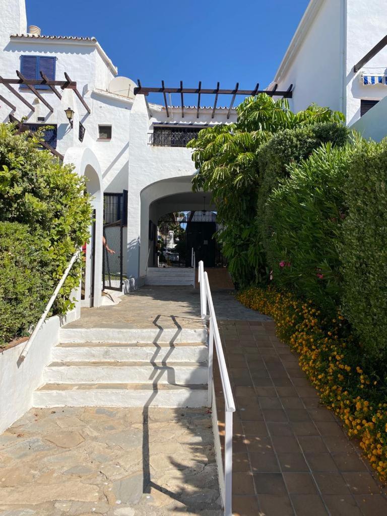 Beachfront Apartment CALAHONDA BEACH