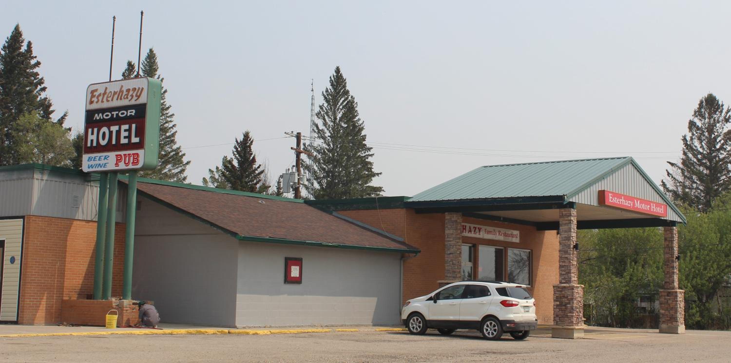 Esterhazy Motor Hotel