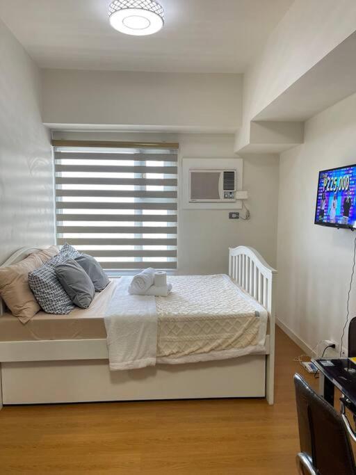 Condo for Short Stay in Ermita near SLMEC & US Embassy view 3