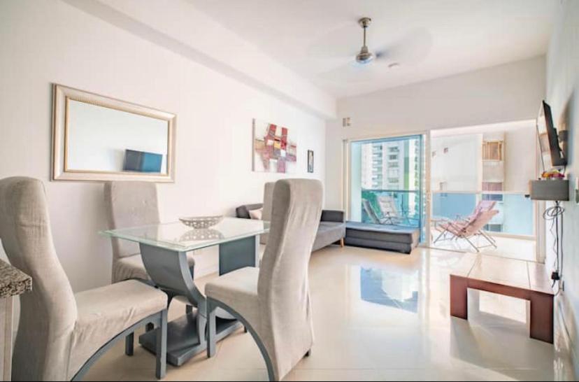 Apartamento lujoso a un minuto de la playa del laguito, la mejor playa de Cartagena de Indias