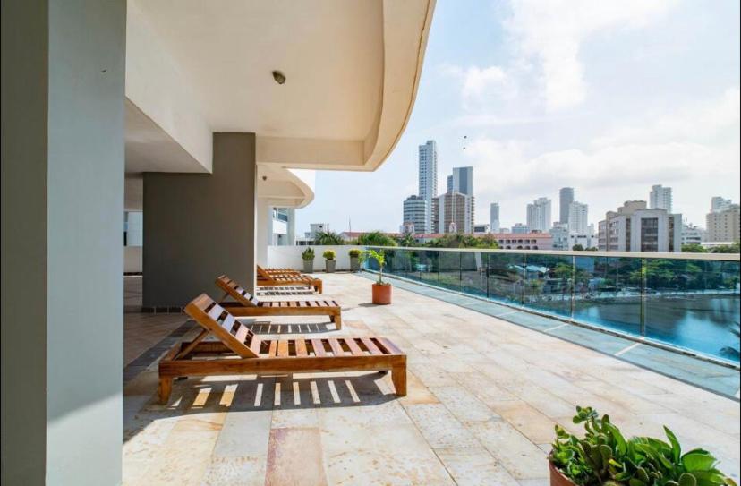 Apartamento lujoso a un minuto de la playa del laguito, la mejor playa de Cartagena de Indias