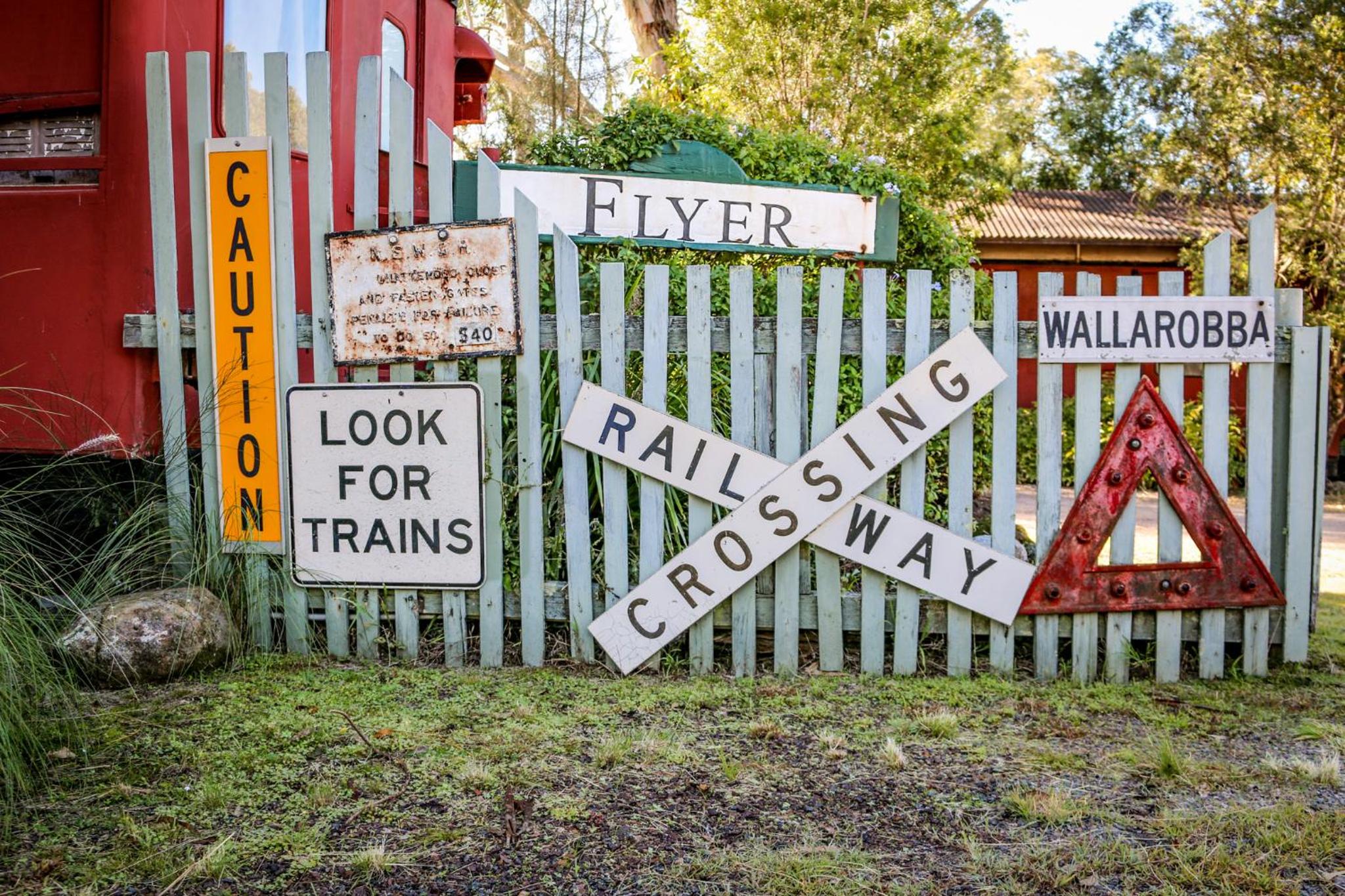 Carriageway Retreat - Unique Red Rattler Carriages and Units